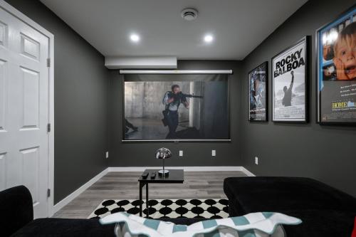 Hollywood Hideaway Sauna Home Theater BBQ - image 2