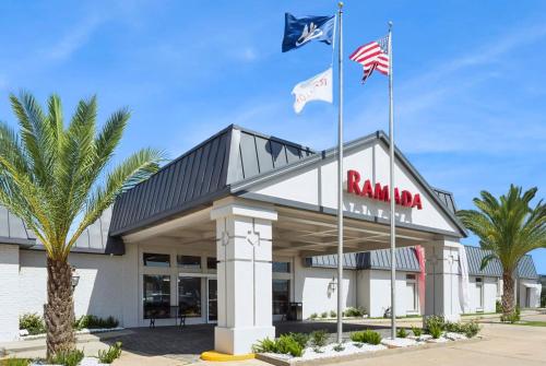 Ramada by Wyndham Houma - image 15
