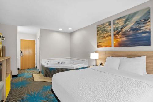 Days Inn by Wyndham Imlay City - image 11