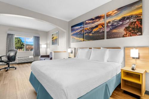 Days Inn & Suites by Wyndham Castle Rock - image 33