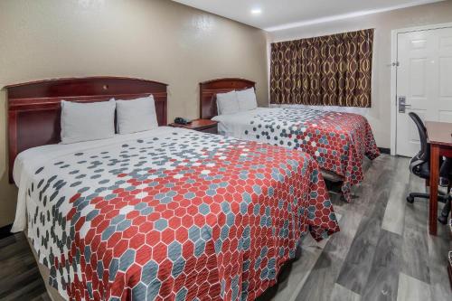 2 double beds