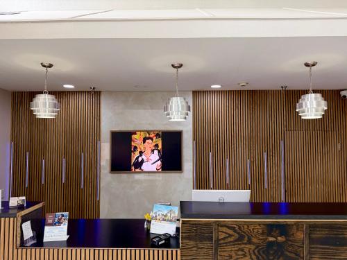 Lobby, Days Inn & Suites by Wyndham Morris/I-80 in Morris (IL)
