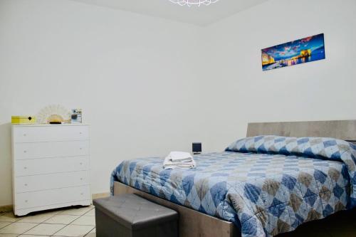 Victoryhouse, Naples