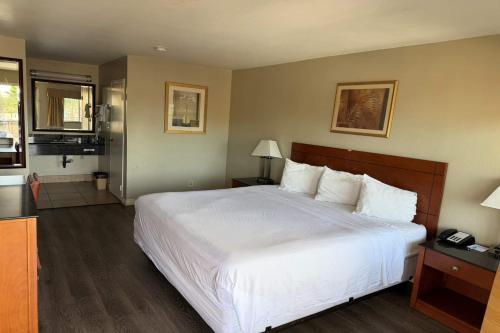 ترافلودج باي ويندام ووترتاون (Travelodge by Wyndham Hemet CA) in Hemet