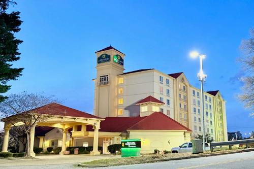 La Quinta by Wyndham Greenville Haywood in Greenville, USA