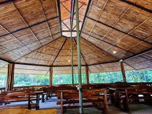 บริการและสิ่งอำนวยความสะดวก, Ingaru lodge in เตนา