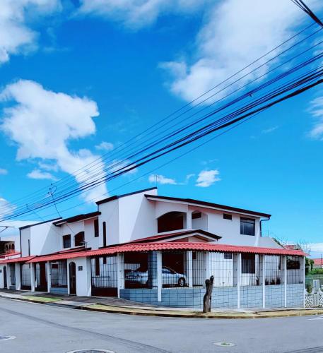Don Carlos Place UPPER UNIT – khách sạn tại Tropicana