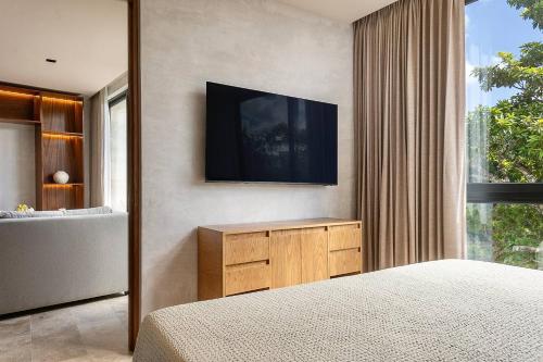 Narai 2BR Rooftop Pool & Jacuzzi - image 2