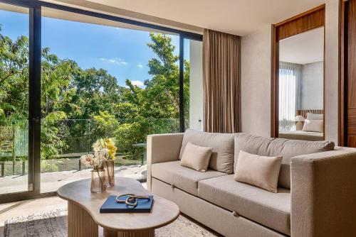 HeusHaven Narai 2BR Rooftop Pool & Jacuzzi