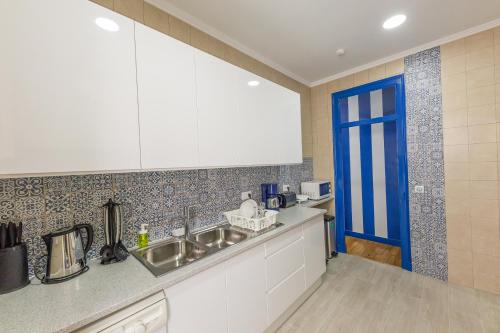 Cozinha, Help Yourself Hostels - Parede in Cascais