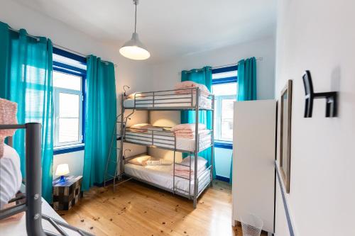 Help Yourself Hostels - Parede in Cascais