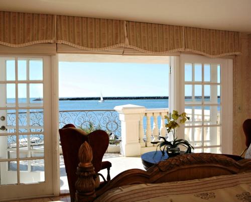 Oceanside Marina Suites - A Waterfront Hotel - Oceanside
