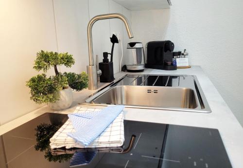 Charmantes Appartement am Hafen mit gratis Bettwäsche-Paket und Terrasse - image 4
