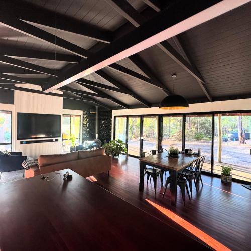 Guestroom, Takumuna a South West Retreat on 10 acres of bliss in Donnybrook