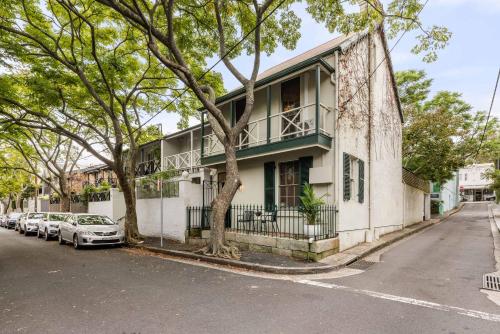 3BR Woollahra Family Stay with Parking in Woollahra