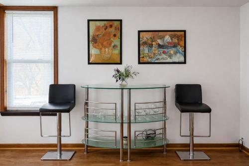 Bar/lounge, Location! Location! 2bd 1bth spacious apartment! in Bridgeport
