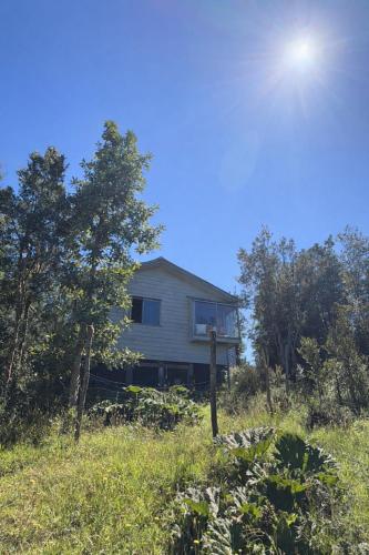 Cozy Cabin in Chiloé Wifi in Native Forest and Ocean View Retreat (Cozy Cabin in Chiloe Wifi in Native Forest and Ocean View Retreat) in Komuna De Kveilena