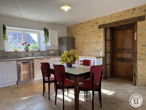 Maison en pierre climatisée, 4 pers. - FR-1-616-551 (Maison en pierre climatisee, 4 pers. - FR-1-616-551) in Rufiņjaka Sensernīna