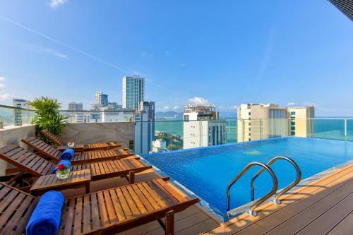 수영장, 마리스 호텔 나트랑 (Maris Hotel Nha Trang) in 나트랑 / 나짱