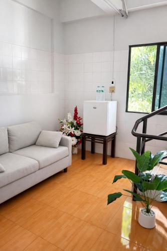 Lawans Hostel near Pattaya Kart Speedway