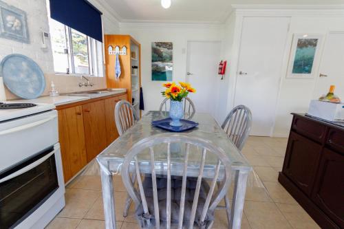 Shabby Chic Shack - 2 bedroom Beach Cottage in Yanchep
