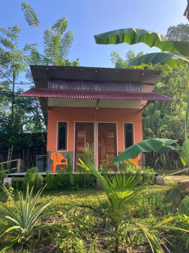 Cucu Suzanne in Busung Indah