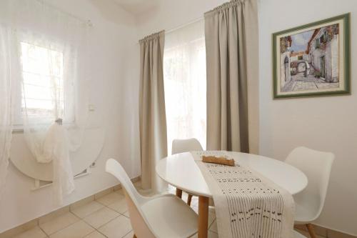 Candela, No 1, Starigrad-Paklenica (Ortopula) (foto 9)