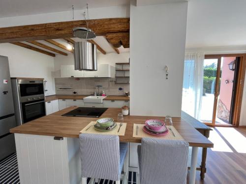 廚房, Osteria del Cavaliere B&B e Maneggio in 薩克羅法諾