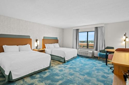 2 queen beds