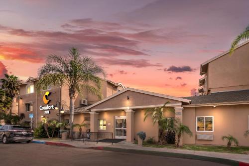 Unterkunft von außen, Comfort Inn Cockatoo Near LAX Airport in Los Angeles (CA)