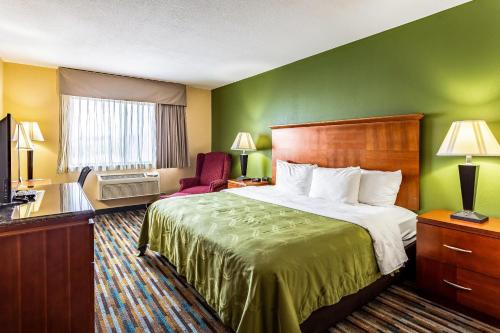 Quality Inn Los Lunas - image 2