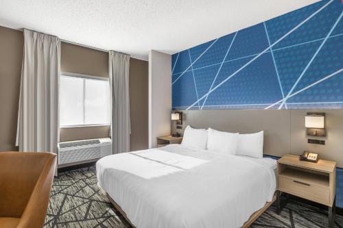 AmericInn by Wyndham Davenport - image 28