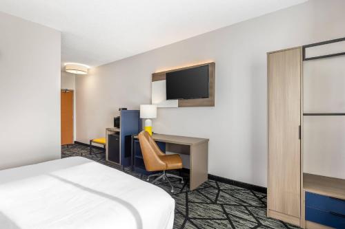 AmericInn by Wyndham Davenport - image 38