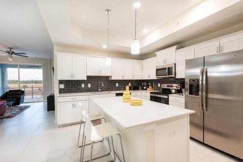 Last Minute Disney Getaway! Private Pool, Hot Tub & Games Room. Book Now! #17262 in Kissimmee, USA