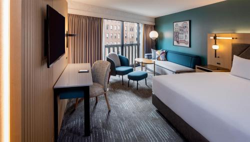 room detail thumbnail 1