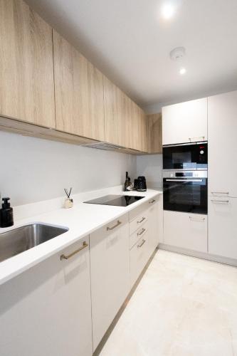 Central Cheltenham Luxury Apartment – Edmonstone House