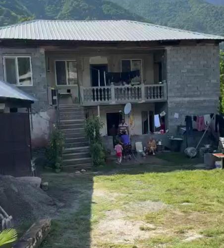 Vista exterior, LENTEKHI' Moments in Tsageri