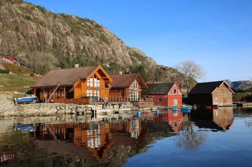 Viesnīcas āriene, Lysefjord's pearl - the boathouse by the Preikestolen in Forsand