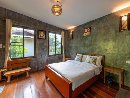 1 queen bed