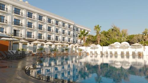 Rocks Hotel & Casino