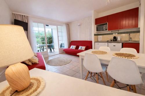 Appartements au coeur du golf, proche du lac et vélodyssée 4