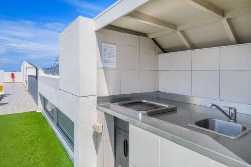 Stunning Ocean Views With Manly At Your Doorstep - image 9