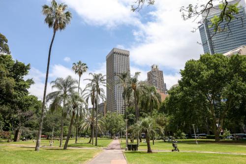 Live in the heart of Surry Hills - walk to City - image 3
