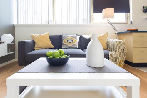 Live in the heart of Surry Hills - walk to City - image 10