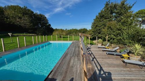 Bazén, Barn Gite at La Vieille Grange, with pool in the Dordogne 3 Star in Festalemps