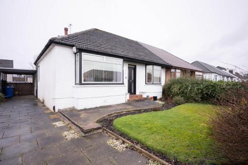 Spacious Home 10 mins to Airport & Braehead - Pass the Keys – khách sạn tại Sân Bay Quốc Tế Glasgow