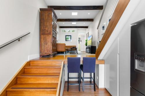 Elegant 1-Bed with Study by Balmain Wharf - image 8