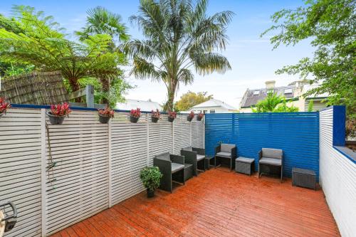 Elegant 1-Bed with Study by Balmain Wharf - image 7