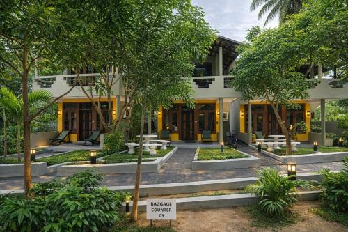 Exterior view, Dinuda Lagoon Resort in Kalpitiya