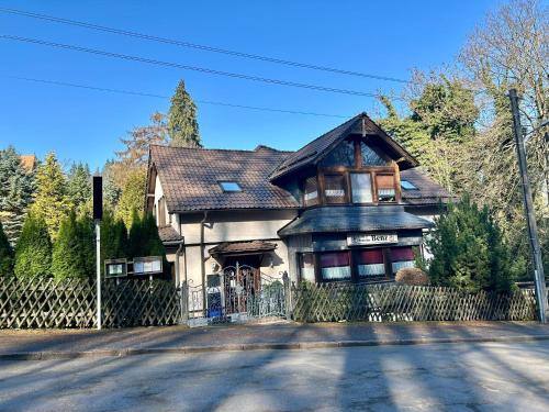 Benz Café & Pension in Blankenburg, Deutschland